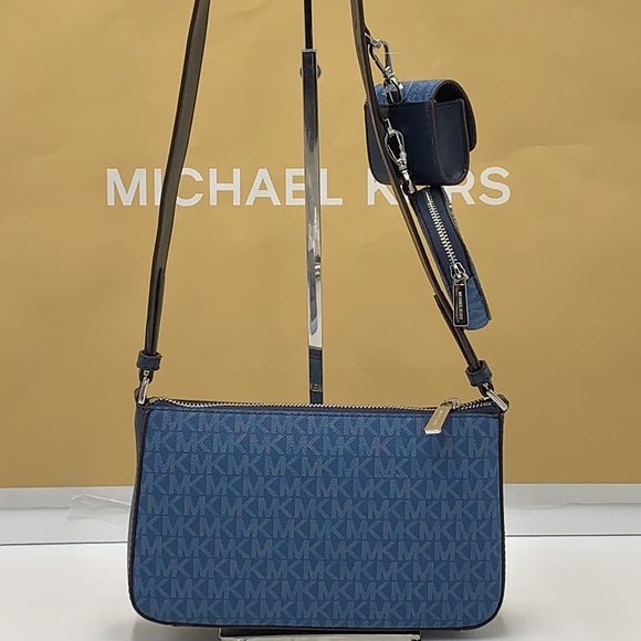 Michael Kors Jet Set Travel Crossbody w Tech Attch - Picture 13 of 16